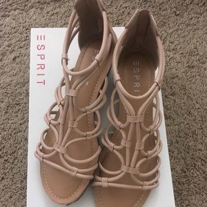 Tan small wedge sandal